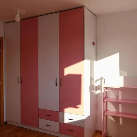 Great And Large Two Bedroom Maisonette With Lovely View & Free Parking Center Apartment