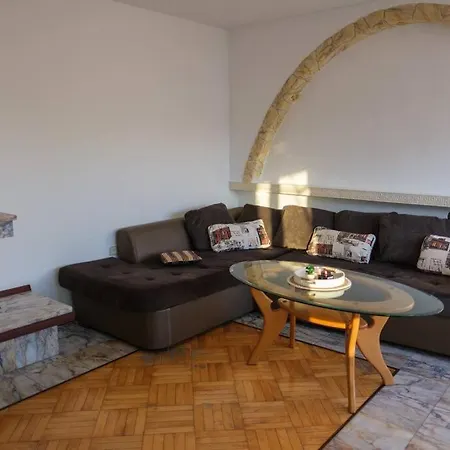 Great And Large Two Bedroom Maisonette With Lovely View & Free Parking Center Apartment Plovdiv