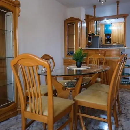 Great And Large Two Bedroom Maisonette With Lovely View & Free Parking Center Apartment
