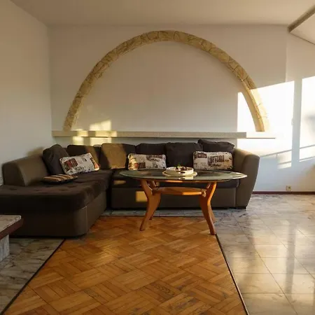 Great And Large Two Bedroom Maisonette With Lovely View & Free Parking Center Apartment Plovdiv