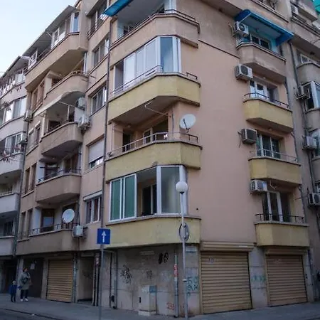 Great And Large Two Bedroom Maisonette With Lovely View & Free Parking Center Plovdiv