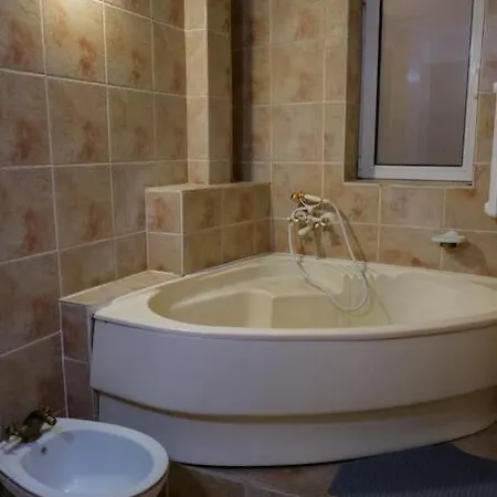 Great And Large Two Bedroom Maisonette With Lovely View & Free Parking Center Apartment Plovdiv